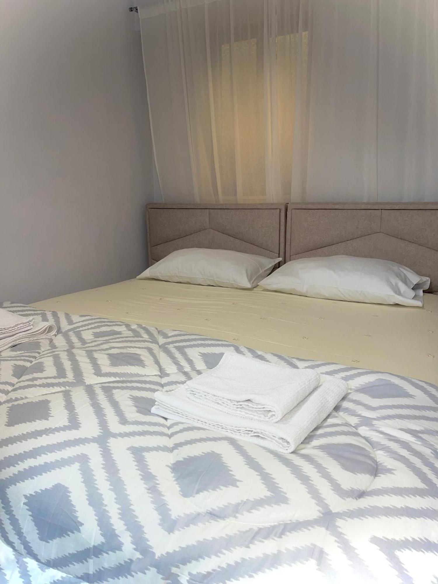 Citynest Apartments, 3-Minute Walk From The Skanderbeg Square Tirana Exterior photo
